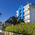 فندق أمباسادور غْروتّامّاري
