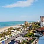 Hotel Ambassador