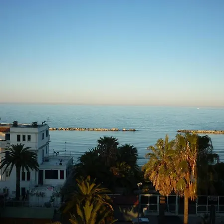 Ambassador 3* Grottammare