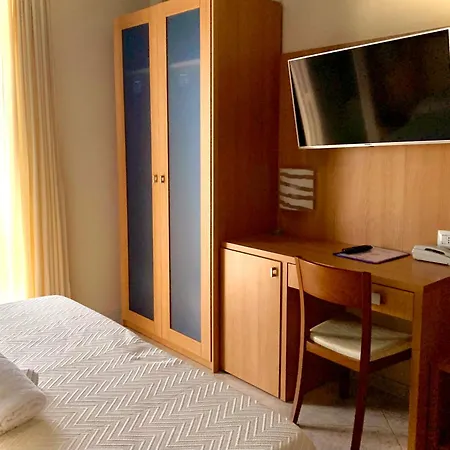Ambassador Hotel 3*