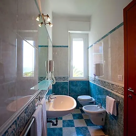Hotel Ambassador 3*