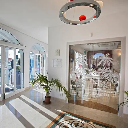 Hotel Ambassador Grottammare