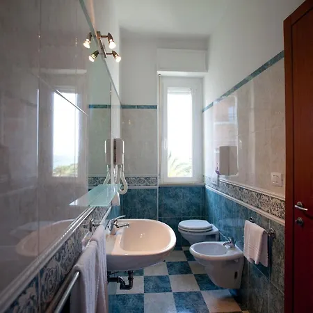Ambassador Hotel Grottammare