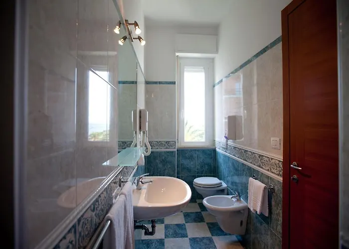 Ambassador Hotel Grottammare